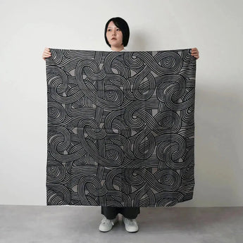 Baignoire en bois 100cm | style Iza | finition | teinture double face Dark Gray / Bleu | tissu chantant | Musubi Musubi