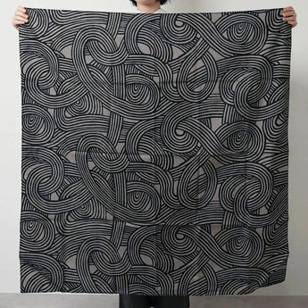 Baignoire en bois 100cm | style Iza | finition | teinture double face Dark Gray / Bleu | tissu chantant | Musubi Musubi