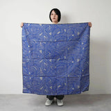 Baignoire en bois 100cm | style Iza | finition | teinture double face Dark Gray / Bleu | tissu chantant | Musubi Musubi