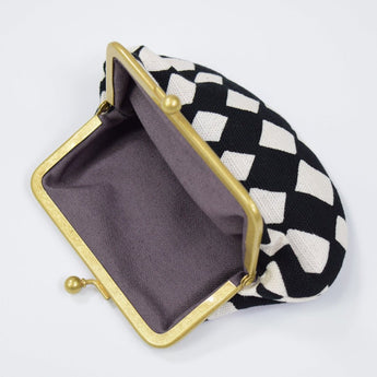 Yotsume dyed cloth hem, mouth SASHIKO embroidery connected, black