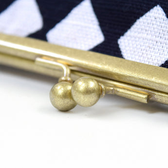 Yotsume dyed cloth hem, mouth SASHIKO embroidery connected, black